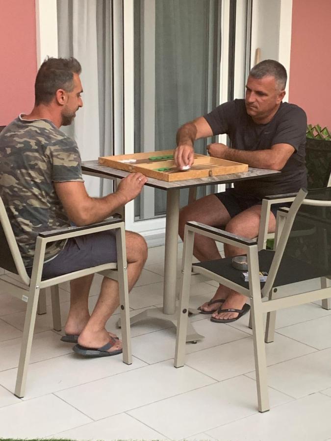 الشقق الفندقية سارتيفي  Petros House المظهر الخارجي الصورة