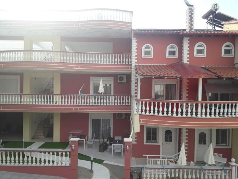 الشقق الفندقية سارتيفي  Petros House المظهر الخارجي الصورة